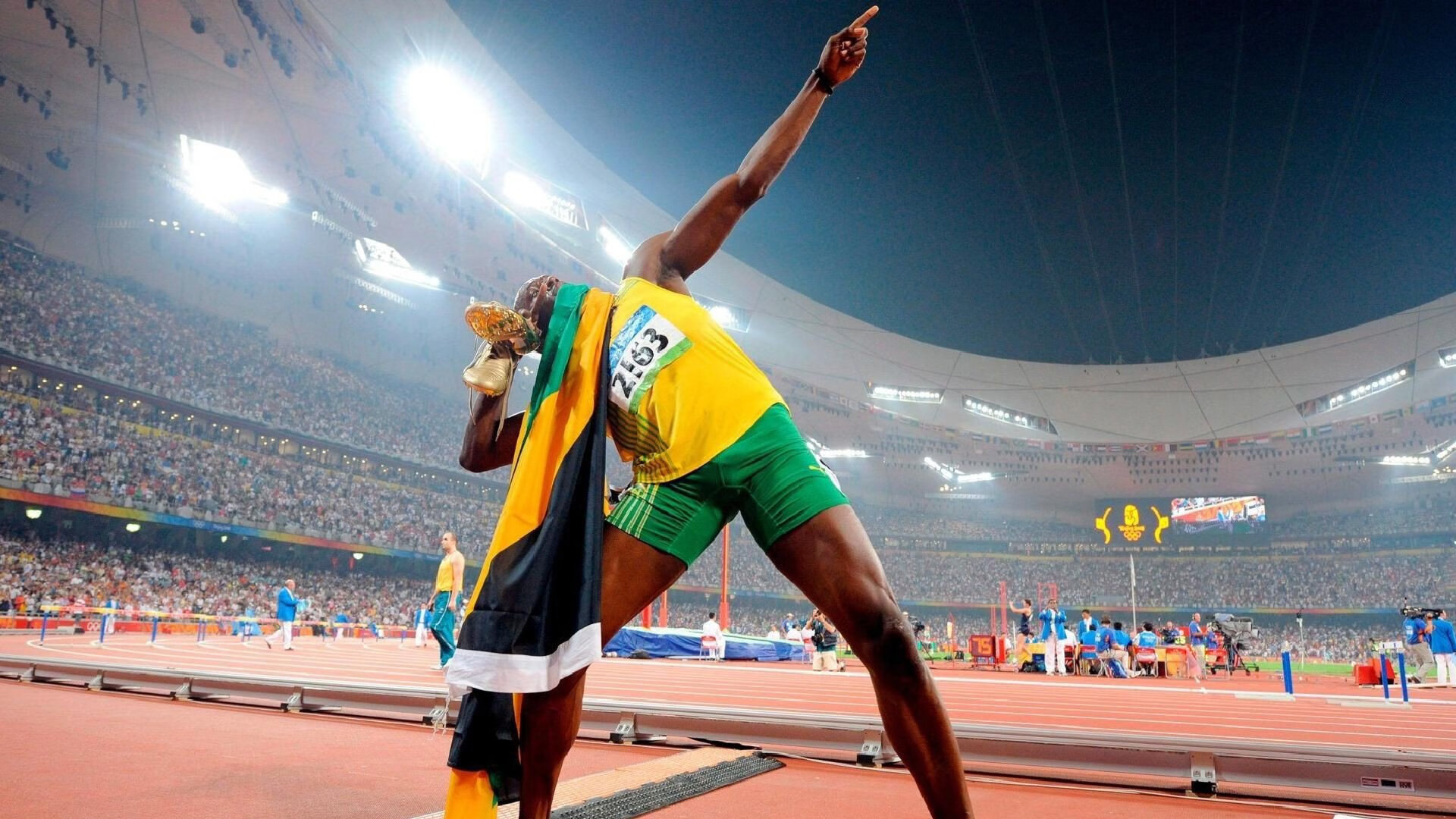 爱游戏官方网站-福特：凭借冷静的场上处理球，成为全黑队的节奏控制者，福特qos